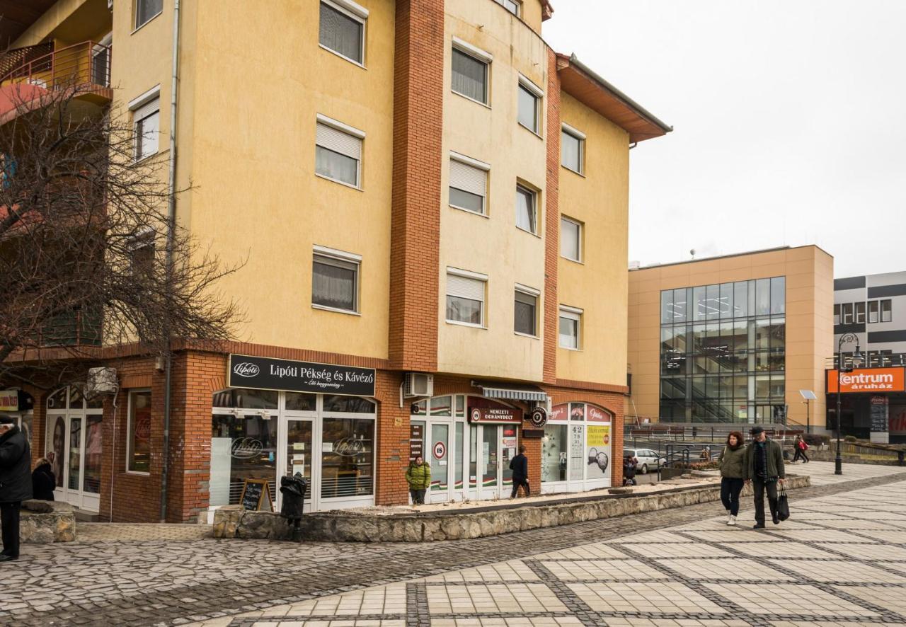 Central Home- Pesterzsébet Boedapest Buitenkant foto